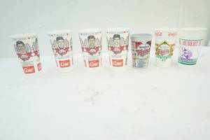 lot 304 image: Minnesota Twin Plastic Cups
