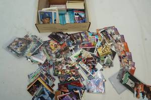 lot 312 image: Sport Cards Collection