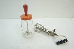 lot 329 image: Vintage bake wear
