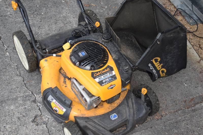 Cub Cadet Signature Cut Series SC 500 e Instart Lawn Mower