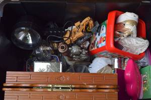 lot 20 image: Bin  Assorted Lot - See Pictures