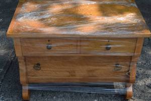 lot 34 image: Small Dresser - See Pictures