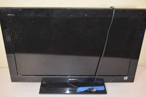 lot 139 image: Small Bravia Television