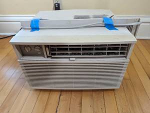 lot 56 image: Used Window AC Unit