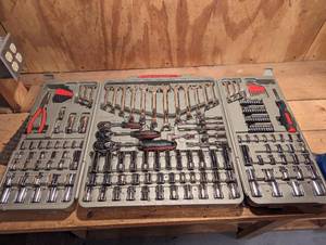 lot 102 image: Crecent Wrench Set