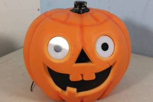 lot 34 image: Hyde & EEK Motion Activated Color Changing Light Up Jack-O-Lantern Halloween Decoration - Try Me Switch Missing, No Tag