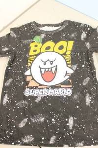 lot 170 image: Kids Medium Super Mario Boo Glow-in-the-Dark T-Shirt
