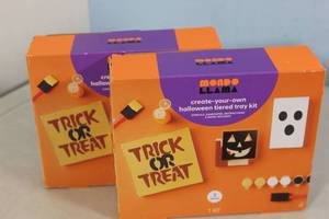 lot 66 image: 2ct Mondo Llama Create-Your-Own Halloween Tiered Tray Kit
