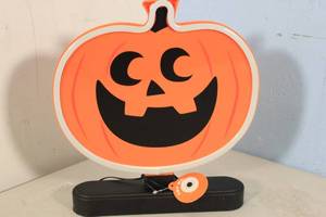 lot 76 image: Neon Sign Halloween Decoration Light-Up Pumpkin Jack-O-Lantern