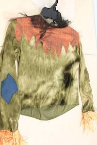 lot 84 image: Childrens Scarecrow Halloween Costume Shirt  Light Up Mask and Hat