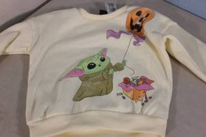 lot 150 image: STAR WARS Mandalorian Toddler Pullover Sweater Halloween Baby Yoda Grogu 5T