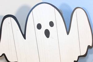 lot 113 image: Hyde & EEK Halloween Ghost Decorative Porch Sign