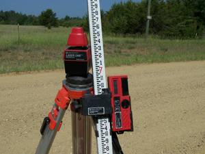 lot 9 image: Transit Level set. (Laser, Receiver, Tripod)