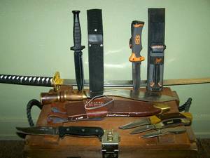 lot 15 image: Huge knife set and vintage wooden storage box.
