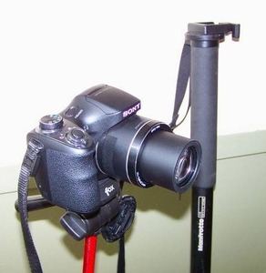 lot 17 image: Sony DSC-H300 Camera Package.