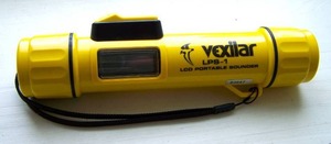 lot 21 image: Vixilar hand held sonar, and Simmons waterproof binoculars