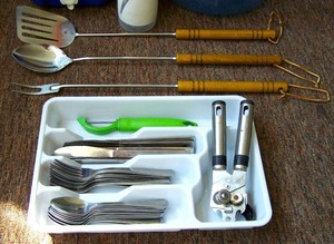 lot 29 image: Camping accessories group