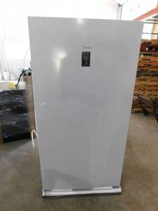 lot 22 image: Midea Garage Ready 17-cu ft Frost-free Convertible Upright FreezerRefrigerator (White) ENERGY STAR