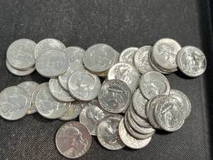 lot 17 image: ROLL OF 40 US UNC WASHINGTON QUARTERS ALL 1957