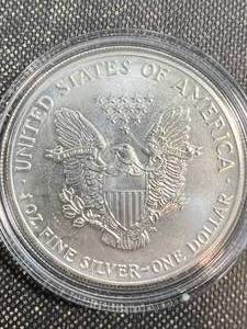 lot 29 image: 2005 AMERICAN SILVER EAGLE 1 TROY OZ .999 FINE SILVER