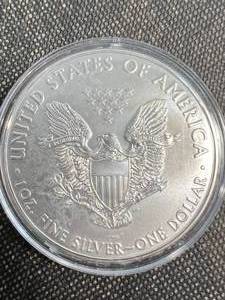 lot 62 image: 2017 AMERICAN SILVER EAGLE 1 TROY OZ .999 FINE SILVER IN AIRTITE