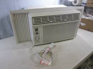 lot 2 image: (EC1) Danby Air Conditioner Model ...