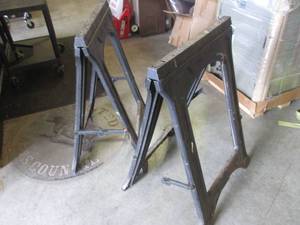 lot 85 image: (EW7) 2 Folding Plastic Saw Horses...