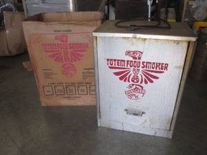 lot 89 image: (BS) Electric Totem Food Smoker...