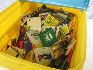 lot 101 image: (CSB) Huge Collection of Vintage Ma...