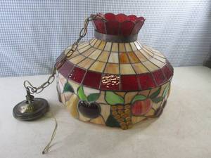 lot 107 image: (EC1) Tiffany Style Stained Glass H...