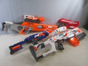 lot 56 image: (EW2) 4 Nerf Guns...