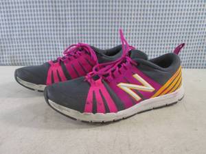 lot 57 image: (CS) Pair New Balance 811 Phantom T...