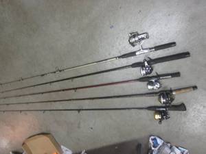 lot 70 image: (EW7) 5 Assorted Fishing Rods and R...