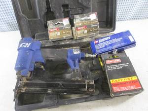 lot 78 image: (D-3) Campbell Hausfeld Brad Nailer...