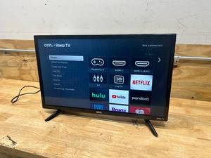 lot 41 image: ONN. 24 Class HD (720P) LED Roku Smart TV (100012590)
