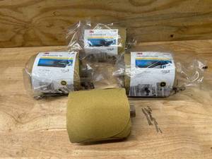 lot 58 image: 3M Lot of 4 Rolls of- Stikit Gold Disc Roll, 01428, 5 in, P80A, 125 discs per roll (008152367)