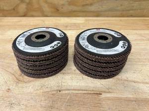 lot 66 image: 3M of 10- Flap Discs 947D