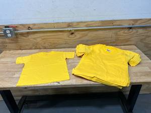 lot 95 image: GILDAN Lot of 21- Ultra Cotton Heavyweight Youth Tees in Yellow- Size 68