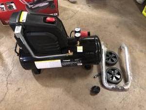 Husky 8 Gal Hotdog Air Compressor customer return see pictures