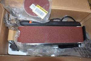Beltdisc Sander with pack of 6 inch sanding discs.