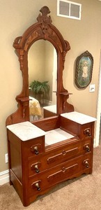 lot 9 image: Antique Walnut Victorian Marble Top Dresser