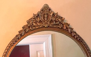 lot 42 image: Gorgeous Gold Framed Mirror