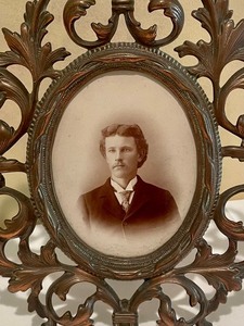 lot 52 image: Antique Ornate Metal Frame