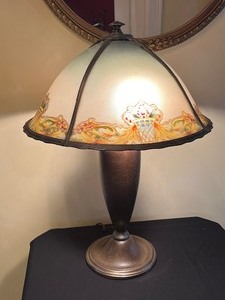 lot 17 image: Antique Bradley and Hubbard Ribbed Table Lamp