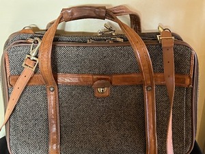 lot 91 image: Vintage Hartman Attach Bag