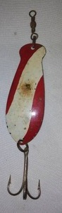 lot 518 image: Big Dare Devil and mini-Fishing box.