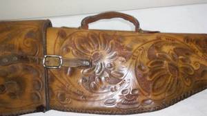 lot 523 image: Leather Gun Case..