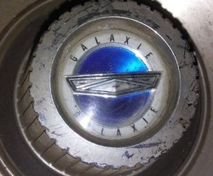 lot 562 image: Ford Galaxie Hubcaps, 60s. (3)