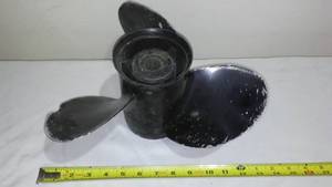 lot 566 image: Mercury Boat Propeller.