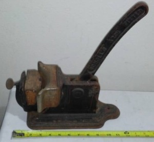 lot 616 image: Antique Scholls Arch Fitter for shoes.